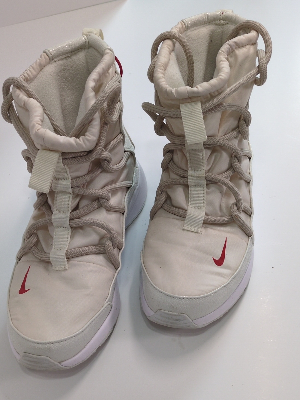 Nike Tanjun High Rise Winter Boots Phantom Gym Red Desert Sand Womens Size 6 AO0